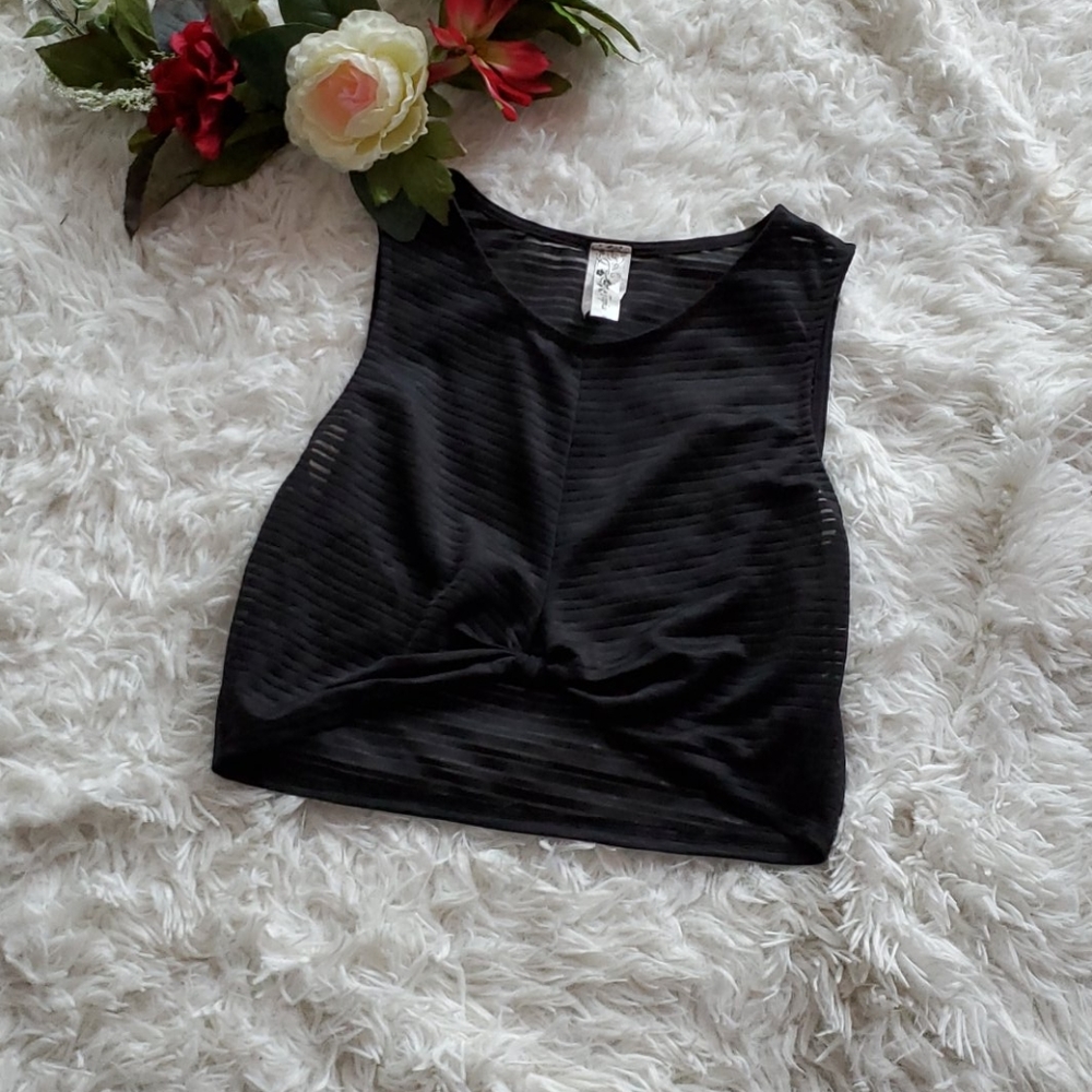 Topia crop top 🖤